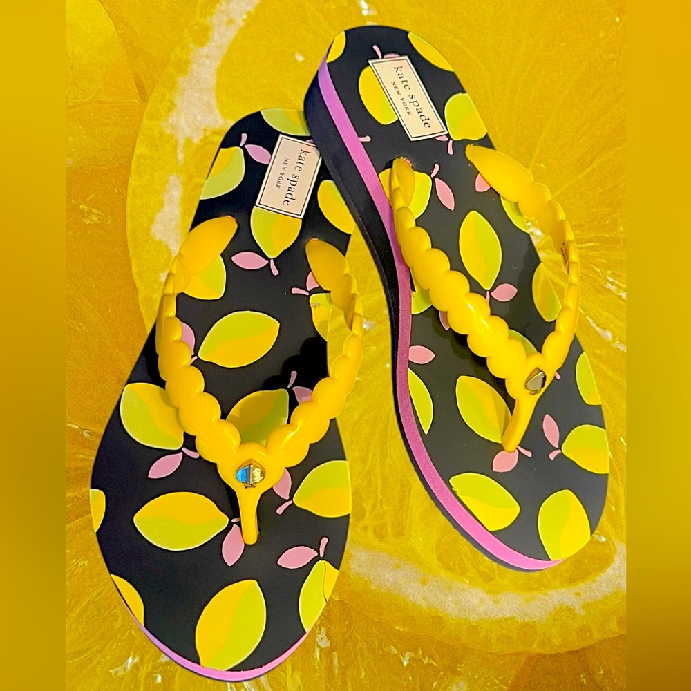 Kate Spade NIB Lemon Platform Wedge Flip Flops with height! 1.5” heel Sz 6